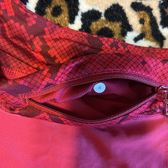 Lululemon - Picture 7 of 7